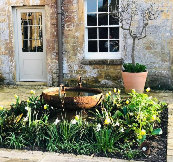 Escape To Ash House 18Th Century Manor In Somerset Martock Eksteriør billede